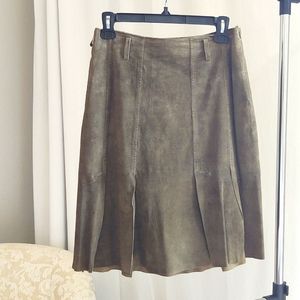 Green Suede skirt size 4 carwash pleats
